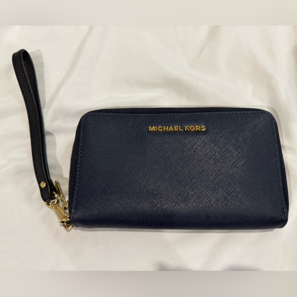 Michael Kors Saffiano Jet Set Travel Phone Wristlet